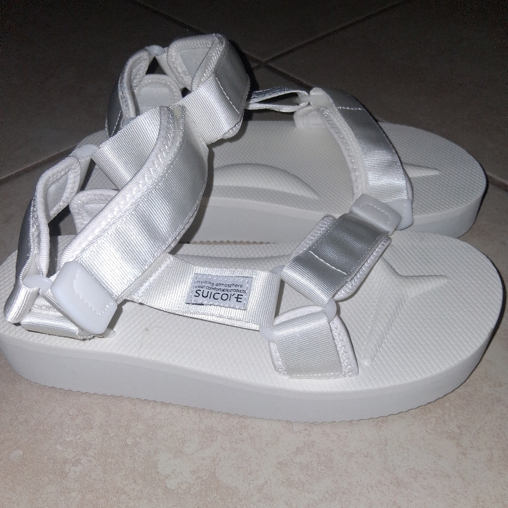 Suicoke Sandles